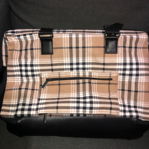 Béis 'The Weekender' travel bag in the Plaid - Picture 2 of 7
